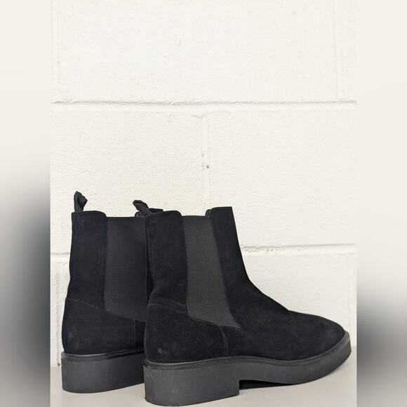 NEW STUART WEITZMAN Henley Chelsea Bootie In Black Suede Stretch Pull on - Picture 4 of 9